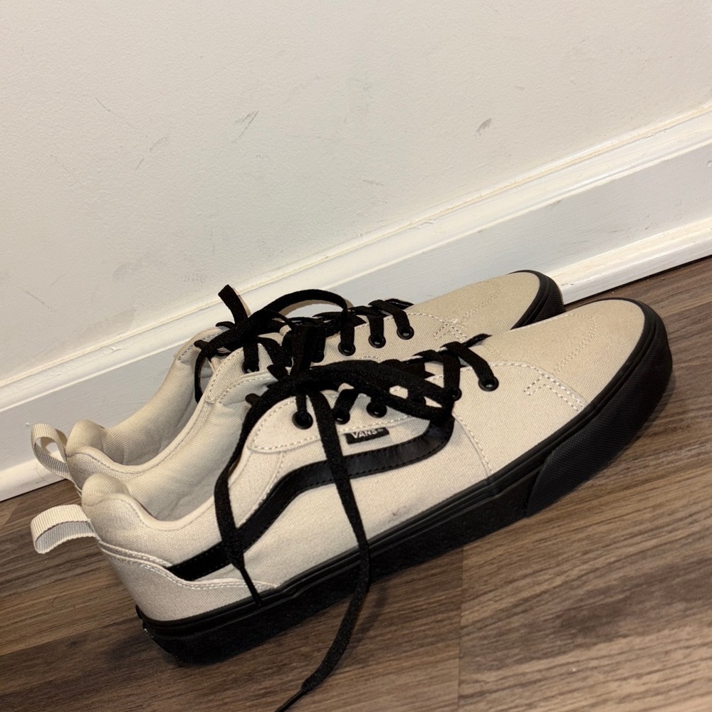 Vans Men's Black and Cream Sneakers